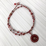 ビーズ　ネックレス　４way　大きい丸型のチャーム付きロングネックレス　赤