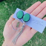 オトナきれいめグリーン×シェル×チェーンタッセルアシンメトリーピアス。　