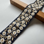 Sale❣️⚠️確認事項有⚠️約5.5cm幅/刺繍リボン/ネイビー/小花柄/花刺繍/ホワイト刺繍(艶無し)