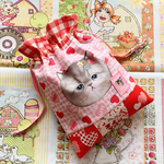 一点もの）大きめフリルポーチ/ぶちゃカワ猫ちゃんハート＆可愛いヴィンテージ＆レトロフラワーヘキサゴン×ピンクギンガムチェック巾着スクエア型
