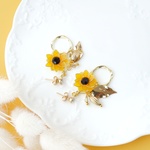 重なるひまわりとメタル　ピアス&イヤリング