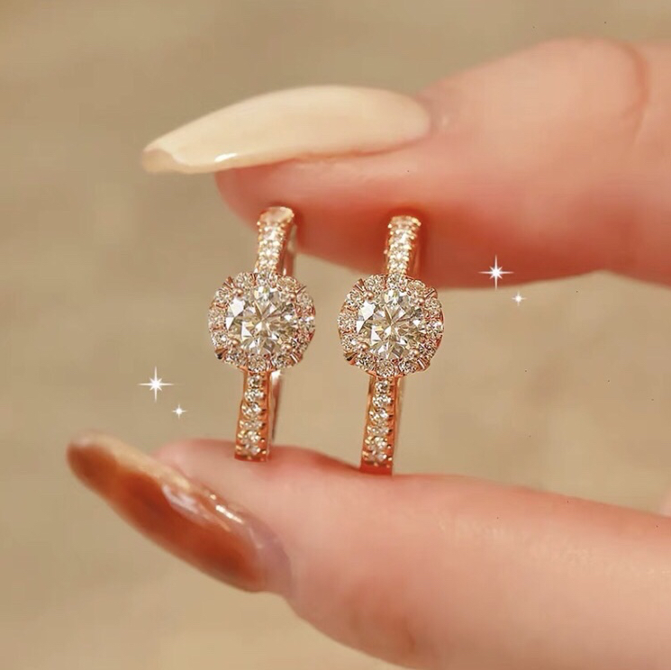 大人女性の モアッサナイト Dカラー ヘイローリング キラキラ シルバー925 アクセサリー