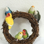 コザクラインコが6羽止まったリース♪