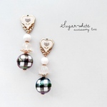 - ̗̀🤍🖤  ̖́-  gingham check ball ✵ ギンガムチェックとハートの耳飾り    ピアス イヤリング   大ぶり 