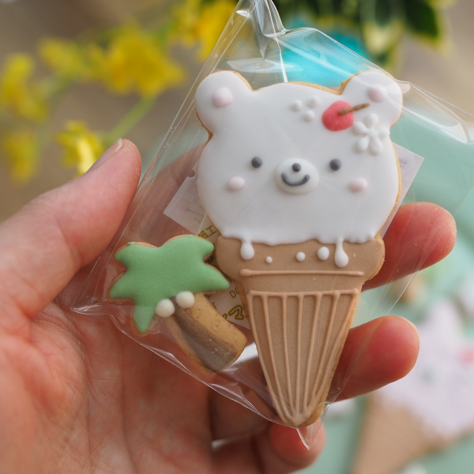 うさぎデザインぬいぐるみ・アイスクリームコーン付き ZURU ココ サプライズ コーン クラシック 子猫 ウサギ