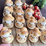 KUMAシュークリーム苺チャーム🍓