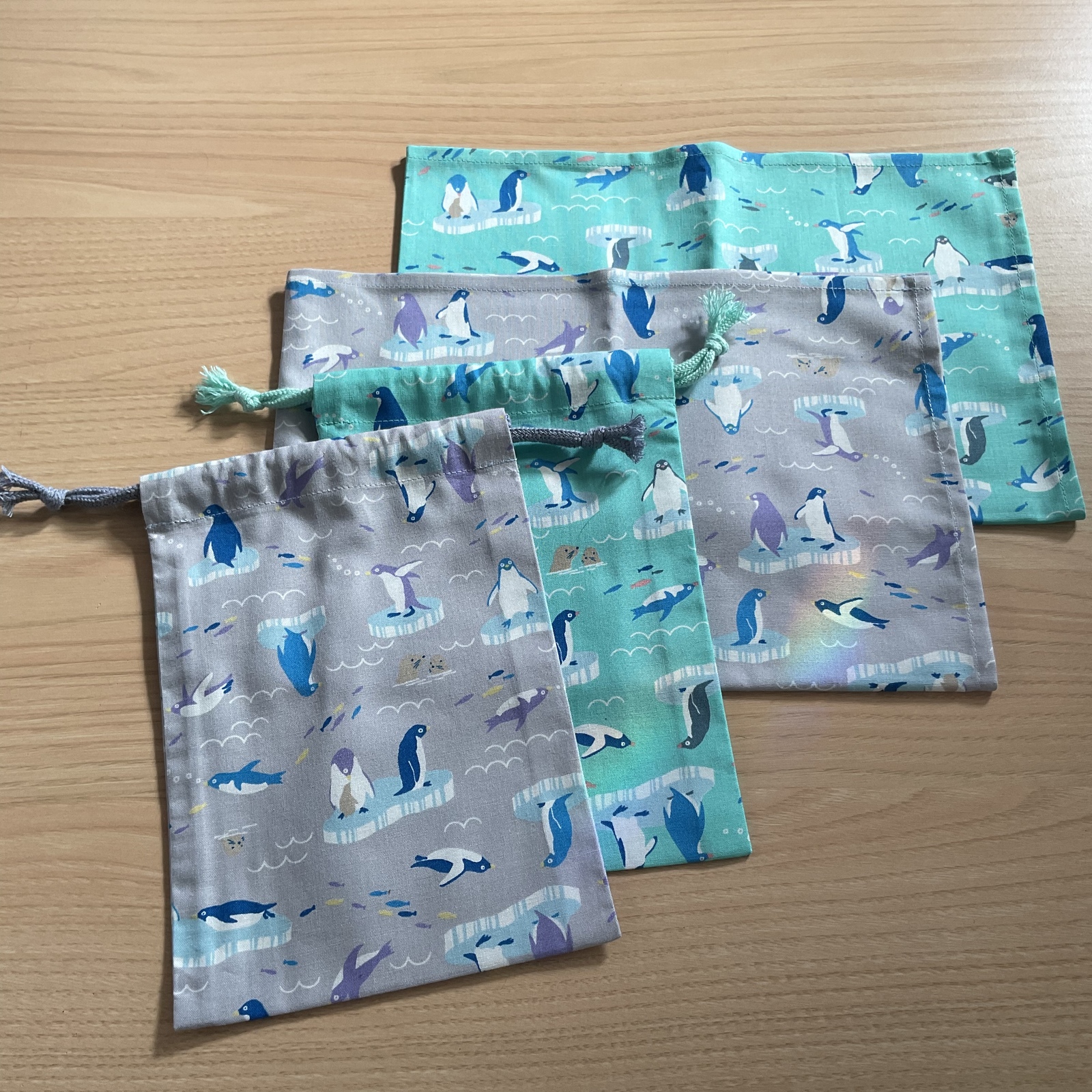 【給食セット×2日分】カーキu0026水色ブルックリン 英字 アルファベット男の子小学校 レビュー投稿で90日延長保証!!adidas サイドロゴ メッシュキャップ[キッズ・ジュニア]54〜57cm 正規品 手洗いOK 吸汗速乾 調節  ロゴキャップ 野球帽 紫外線対策 UVケア 日よけ スポーツ 通学 小学生 中学生 子供用 男の子 春夏秋 アディダス 252-011403