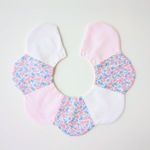 COTTON TIME掲載【３段階調節】《ふんわり撥水スタイ》花びらつなぎのスタイ・ピンク