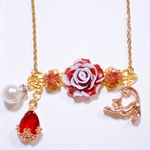 レッドローズの透かしネックレス レジン 薔薇 ビジュー 猫 ねこ 赤