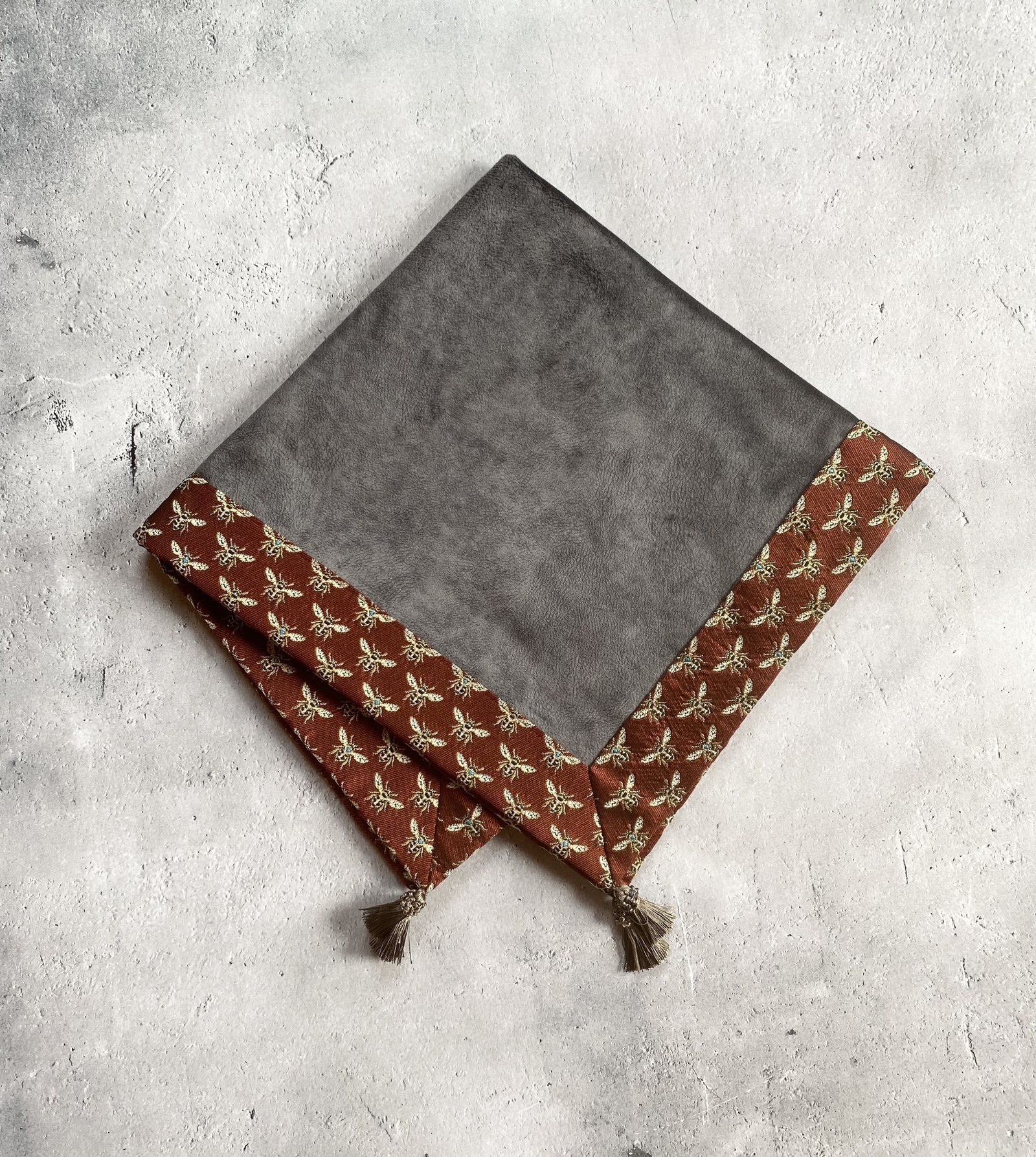 フランス製ジャガード生地のハンドメイドタロットクロス