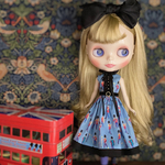 【7月2日（日）21時　販売開始】リバティプリント〈ミュージカルマーチ〉のワンピース　ブライスアウトフィット