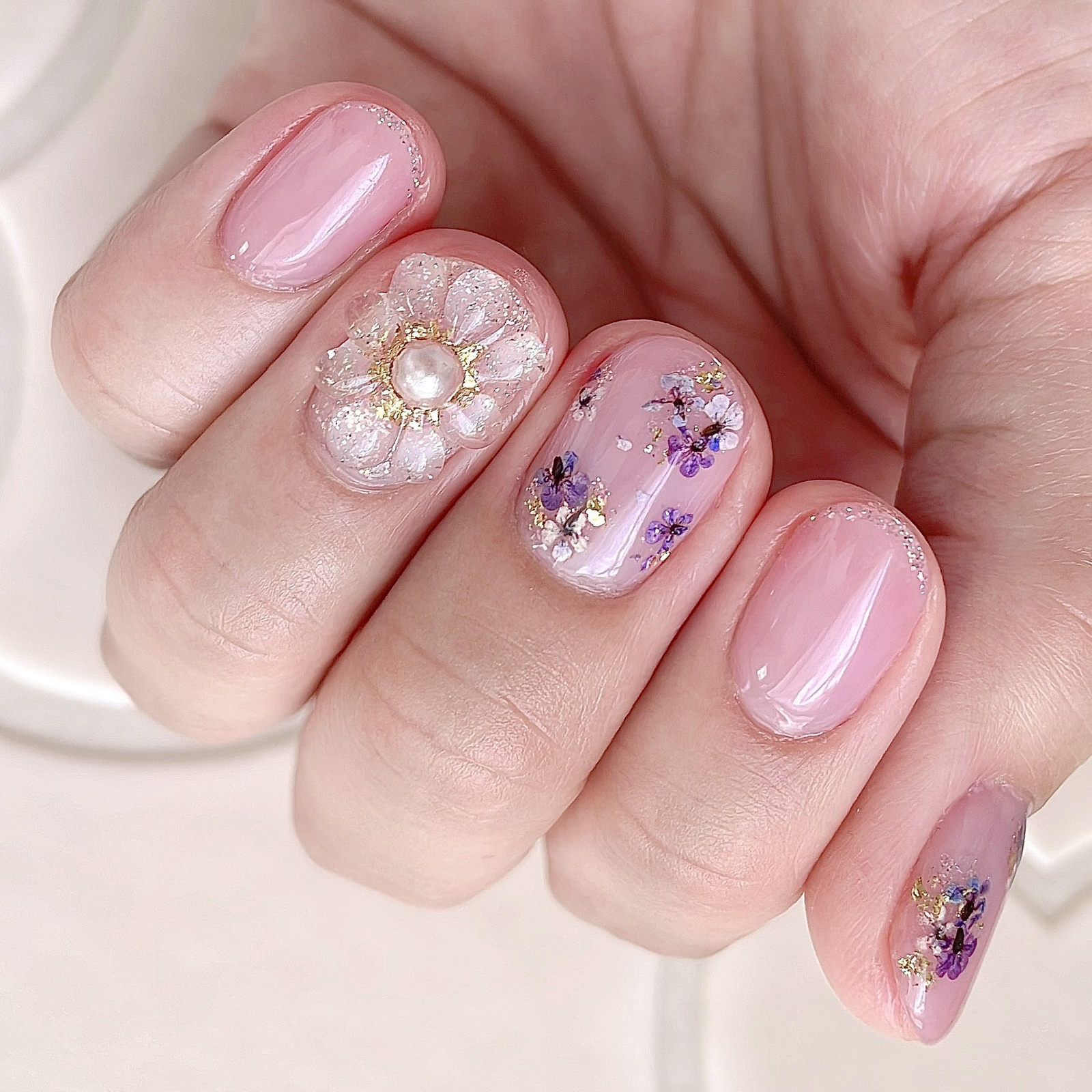 ネイルチップ ピンク 花 フラワー 押し花 オーダーネイル 韓国 可愛い 大人 再販】淡いピンクフラワー♡ 大人 ブライダル 成人式 卒業式