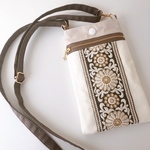 インド刺繍　スマホポーチ