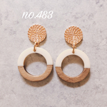 no.483 ラウンド ツートン ウッド  アイボリー ピアス、イヤリング