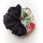 お花の刺繍とシフォンの可愛いシュシュ