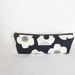 【sale】ぷっくりペンケース  北欧モダンフラワー ブラック