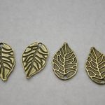 金属パーツ　チャーム　葉っぱ　30個セット　金古美　18mm[4582434309998]
