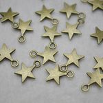金属パーツ チャーム 星 50個セット 12mm 金古美[4582434309929]