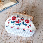 手刺繍がま口、海辺の花