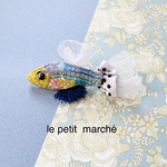 グッピーのビーズ刺繍ブローチ