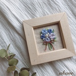 ブルー　パープル　バラ　花束　スワッグ　刺繍フレーム　オブジェ　置物