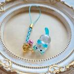 アクアブルーのネコの根付(ブルーの合皮の紐)❉soraにゃん❉淡いピンクの鈴付き