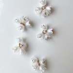 ◉7月新作◉【2pcs gold #52-21】すずらんパールチャーム　花びら/パール/チャーム/アクリル/フラワーパーツ/オーロラ/かわいい/透明感/すずらん/鈴蘭