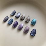 ブラックベースのシンプルなマグネットネイルチップ