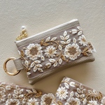 【受注制作🪡】インド刺繍リボンポーチ 上品beige🤎カードケース💳 フェイクレザー　再販
