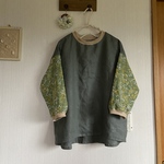 袖刺繍のリブプルオーバー