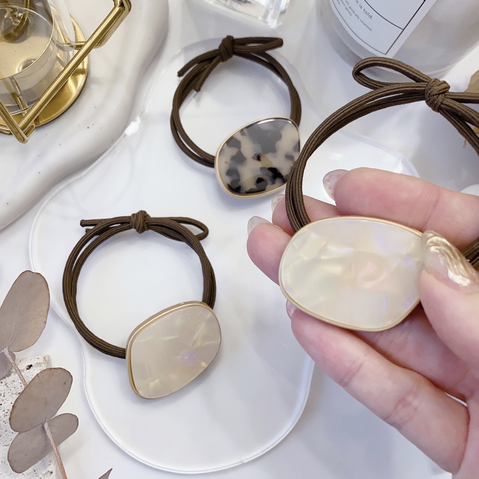 人気！オーロラ　ヘアゴム