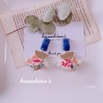 マーブルブルーカボションとインド刺繍タッセルピアス/イヤリング(カラフル小花)