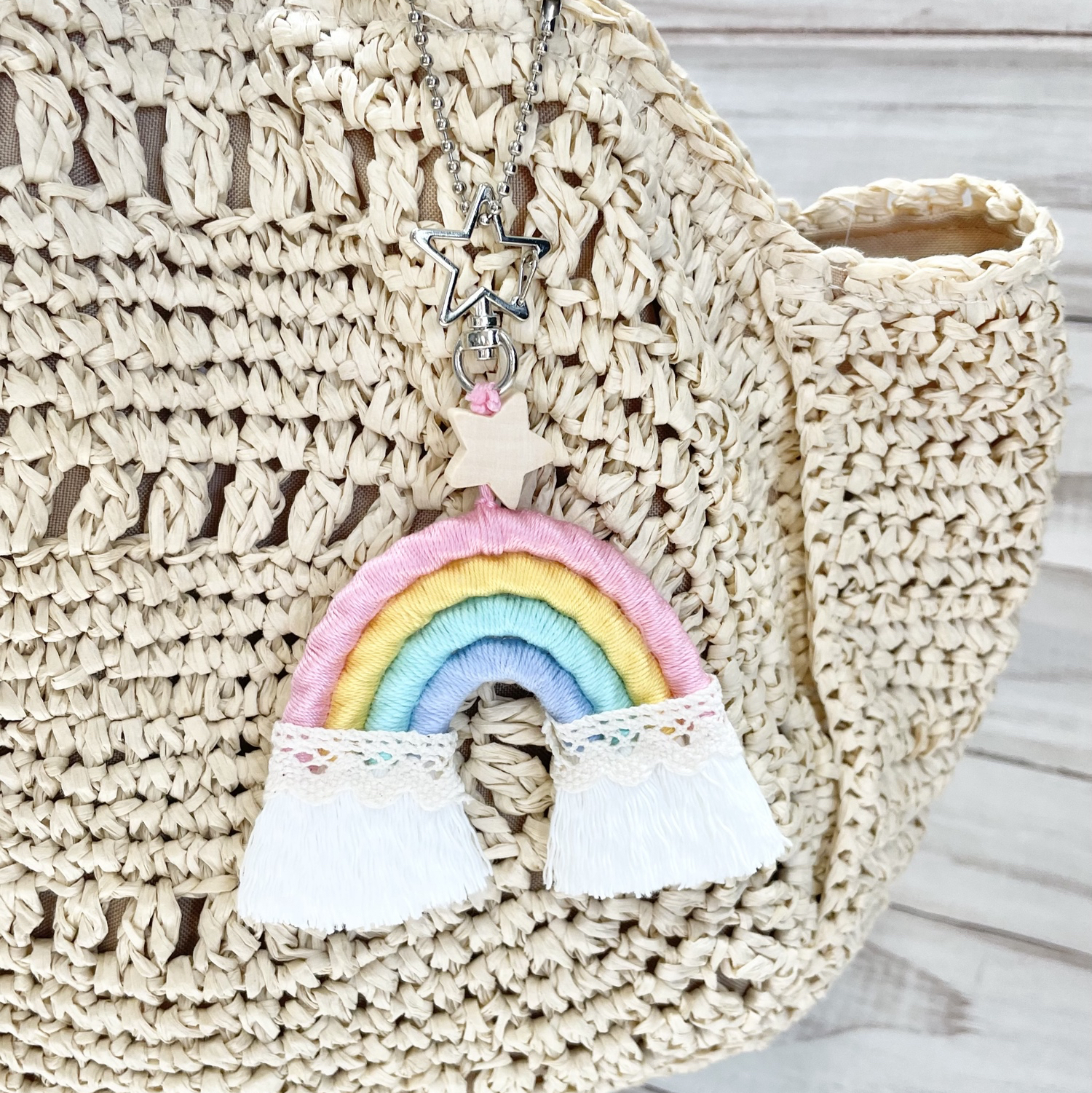ハワイ DEAN&DELUCA マクラメ編 レインボー型チャーム MACRAME CHARM - DEAN & DELUCA HAWAII