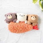 主役級！羊毛フェルトブローチ　くまの３兄弟（エビフライ）