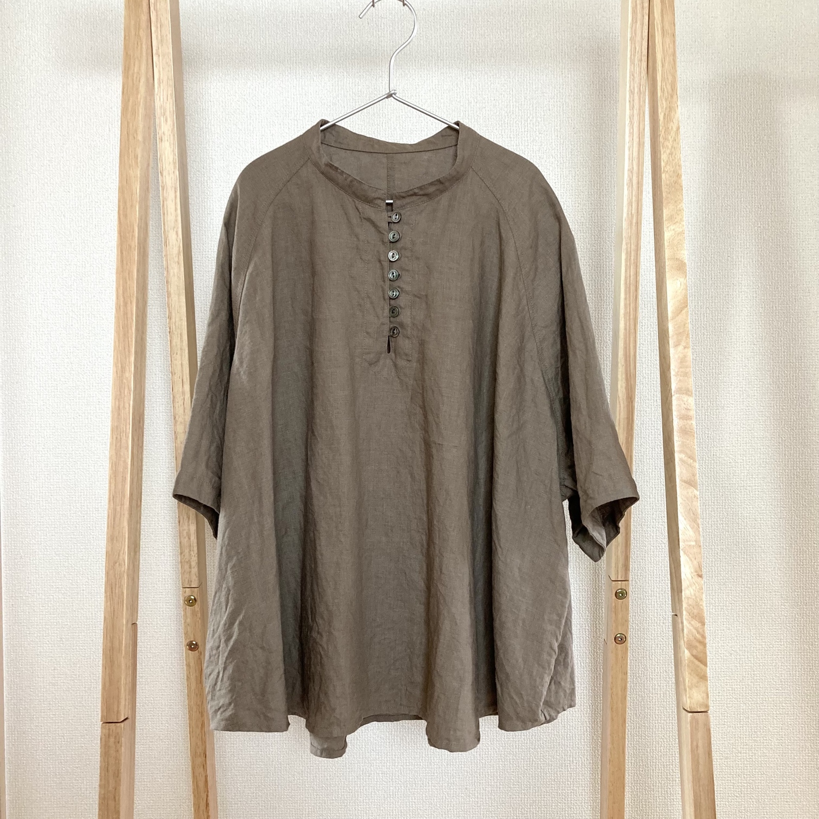 ［Lady's M］フレンチリネンのラグランシャツ　モカ