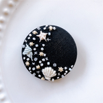 ビーズ刺繍くるみボタン（ヘアゴム/ブローチ）