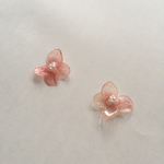 【現品】和の赤い花びらピアス (紫陽花)