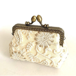 刺繍とリバティのがま口ポーチ