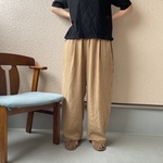 キャメルに黒のドット•シャランとしたスッキリサルエルパンツ