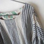 ドロップショルダーのブラウス　stripe