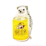 ハリネズミと缶ビールの刺繍ブローチ