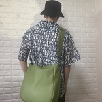 新色オリーブ！国産 ・撥水レザー２WAYショルダーバッグ、Lサイズ（ファスナー）雨でもヘビロテ