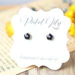 No.53447 ゴールド小さい花樹脂ピアス アレルギー対応 made by PISTOL LILY