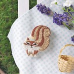 動物達の生活　麦わらりすさん　刺繍ブローチ