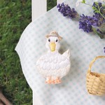動物達の生活　麦わらアヒルさん　刺繍ブローチ