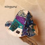エスニックな青色のチューリップハット