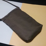 茶色の家ポシェット.タブレット.スマホショルダー(巾着型)※送料110円※大きさ選択有※サコッシュ.スマホポシェット.携帯.ルームウェア.ルームポシェット※シルバー用品.老人ホーム.敬老の日.介護用品