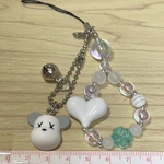 白いクマさん🧸ストラップ