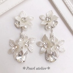 パールホワイトフラワー✨キラ☆シルバーbijouピアス