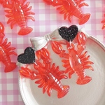 ブラックハートとザリガニのピアス
